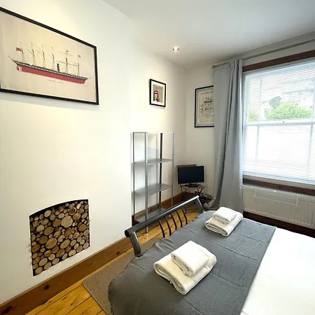 Harmonious In The Heart Of Clifton Village בית נופש