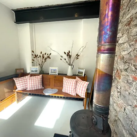 בית נופש Harmonious In The Heart Of Clifton Village בריסטול