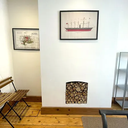 Harmonious In The Heart Of Clifton Village Bristol