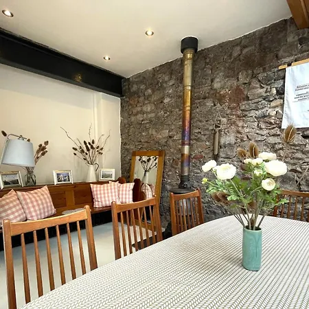 Harmonious In The Heart Of Clifton Village בריסטול