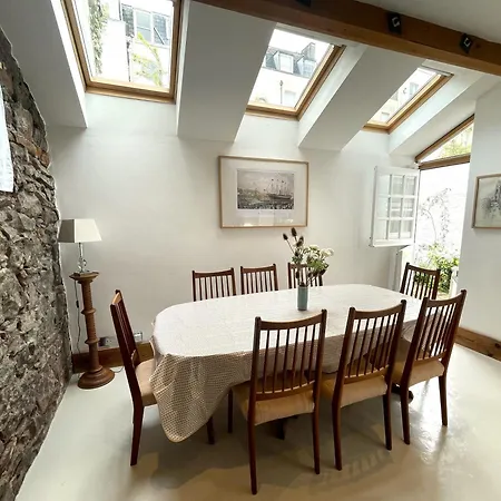 Harmonious In The Heart Of Clifton Village بيت للعطل